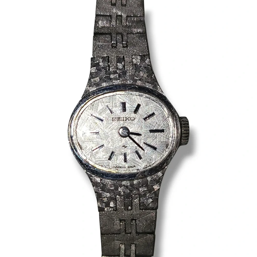 Vintage Seiko Ladies Mechanical Watch‎ 11-7619 Silver Tone Runs **No Crystal**